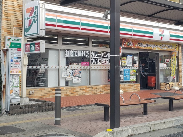 コンビニ　セブンイレブン 鴻巣駅西口店（コンビニ）まで197m
