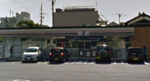 コンビニ　セブンイレブン北田町西店（コンビニ）まで358m