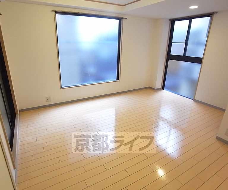 居室・リビング　広々としたお部屋です。
