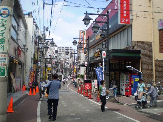 スーパー　よしや仲宿店（スーパー）まで89m