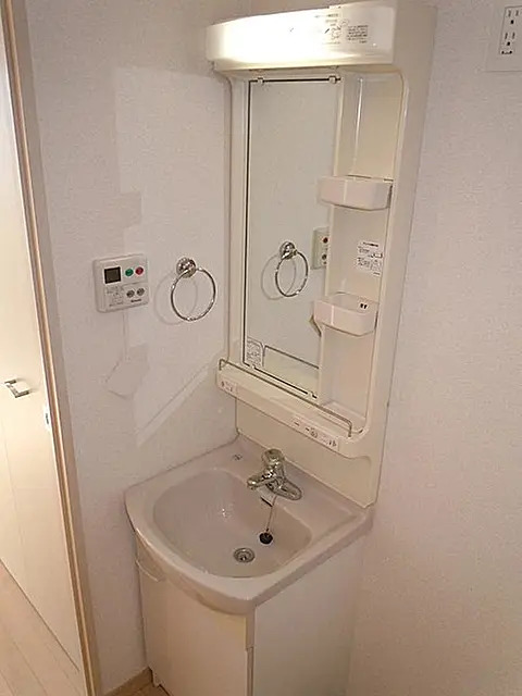 洗面設備　※同タイプ参考写真