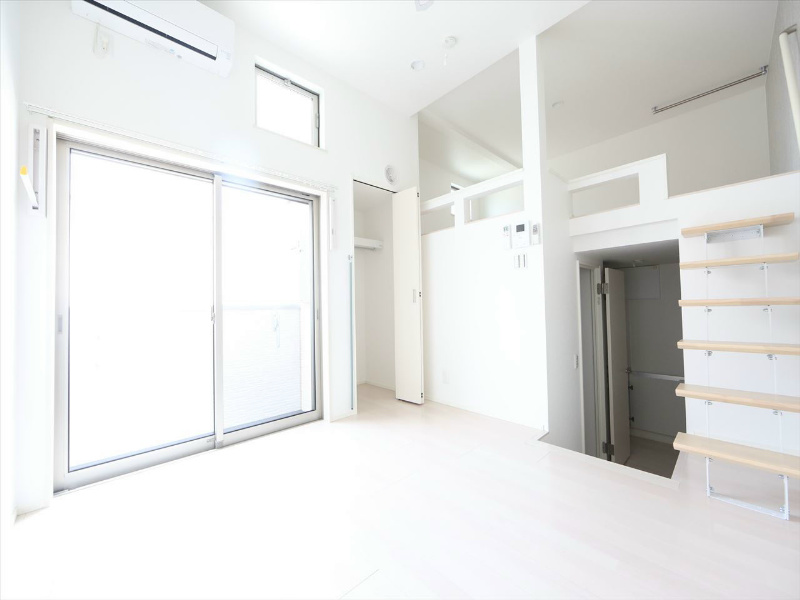 居室・リビング　洋室6帖　上段ロフト5.9帖（収納でもお部屋でも使えます）
