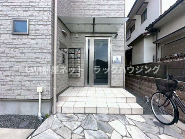 エントランス　【お部屋さがしはラックハウジングにお問合せ下さいませ♪】