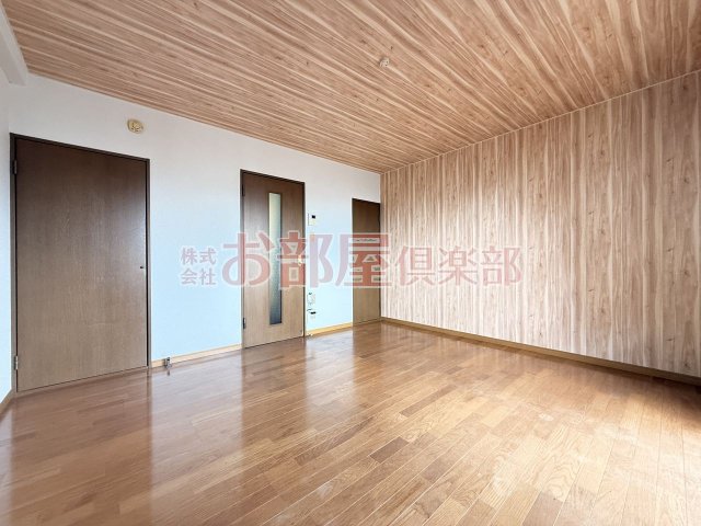 居室・リビング　こちらの居間で趣味の時間をお楽しみください