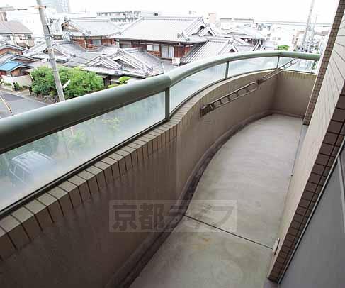 バルコニー　広いバルコニーです。