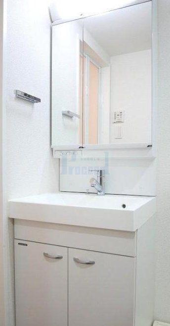洗面設備　使いやすい独立洗面台☆
