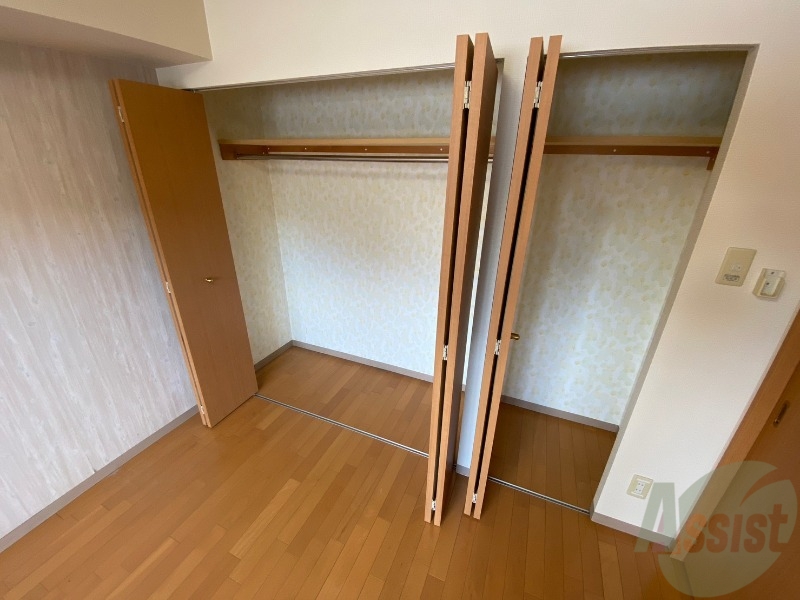 収納　クローゼットは奥行きもあり、荷物が多い方でも安心です。