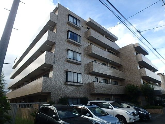 建物外観　しっかりした外観です