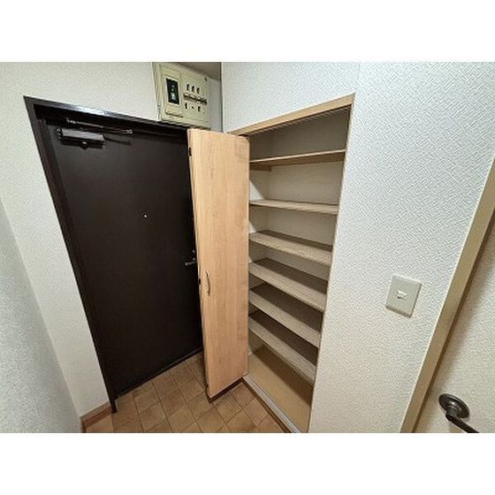 玄関　※同タイプ別部屋写真。現況優先※