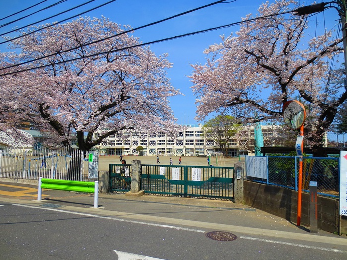 小学校　日野市立 潤徳小学校（小学校）まで2200m