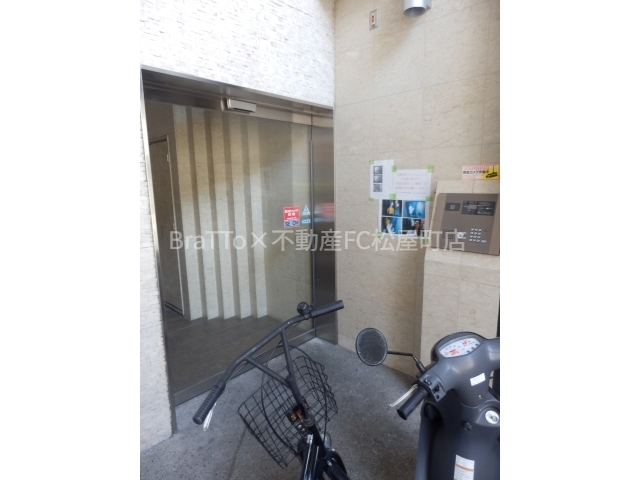 エントランス　マンション共有部分（オートロック付き）