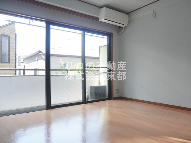 居室・リビング　南向きで日当たり良好なお部屋！暖かな日差しが入ります♪