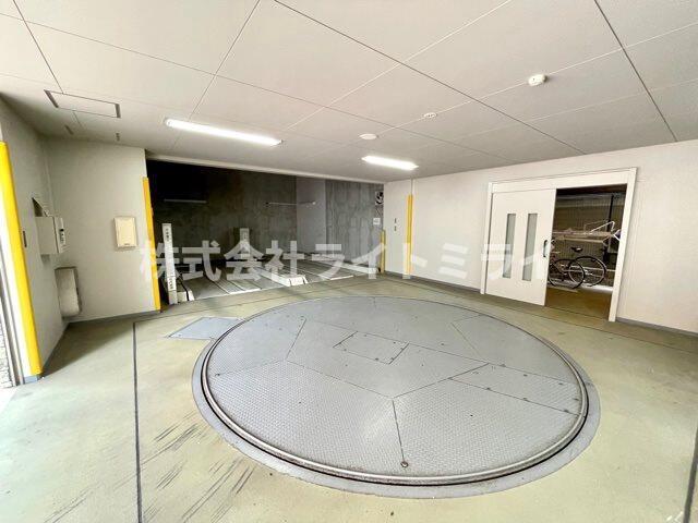 駐車場　?