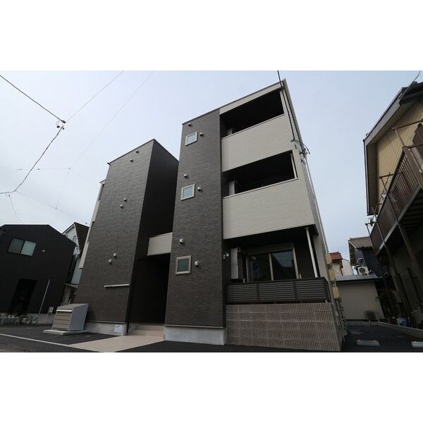 建物外観　外観　オートロック付　宅配ＢＯＸ有り