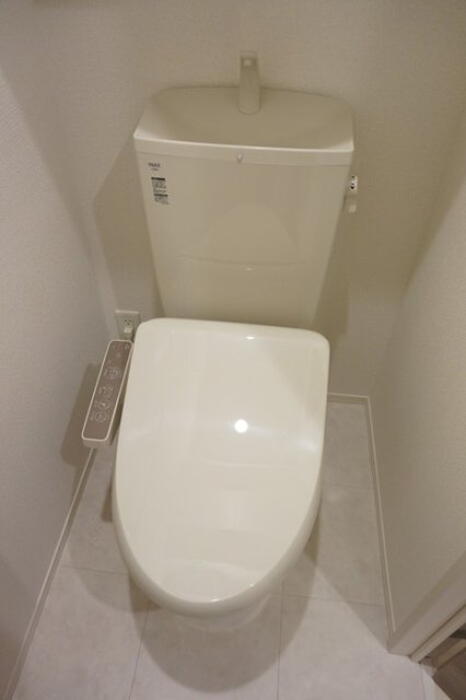 トイレ　※別号室の参考写真です