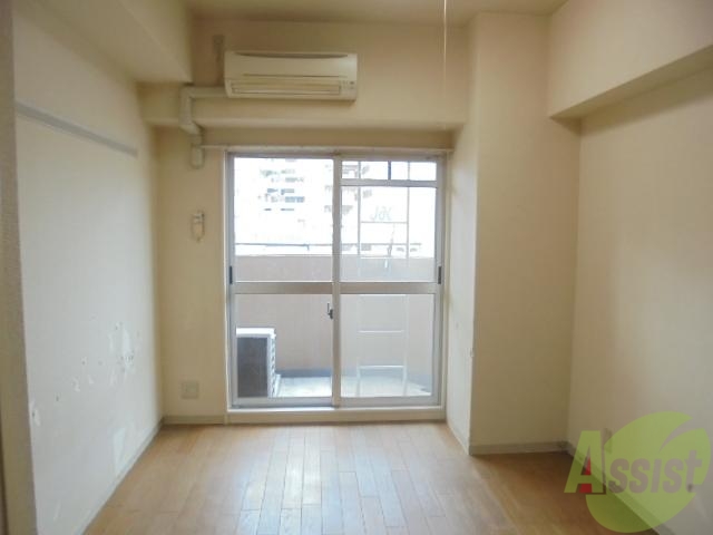 居室・リビング　こちらのお部屋でくつろいでくださいね。