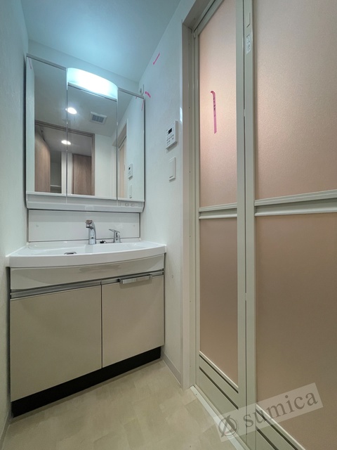 洗面設備　同施工の参考写真です