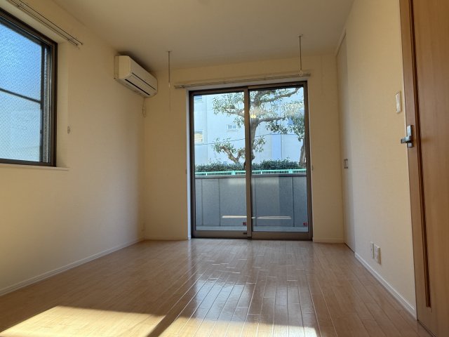 居室・リビング　同建物別室参考写真