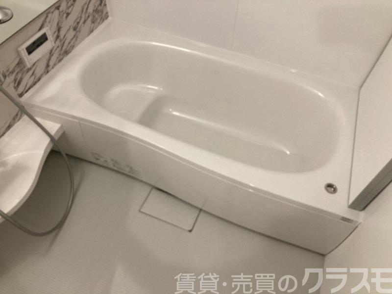 バス・シャワールーム　浴室乾燥機＆追焚機能付き広々バスルーム♪