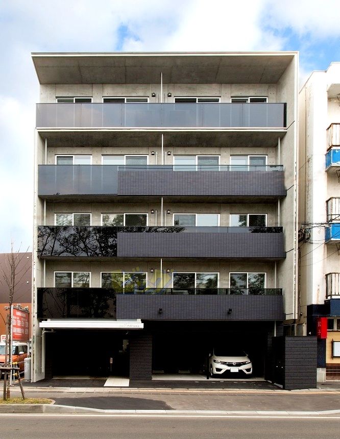 建物外観　夏も快適なエアコン付きの１ＬＤＫマンションです♪