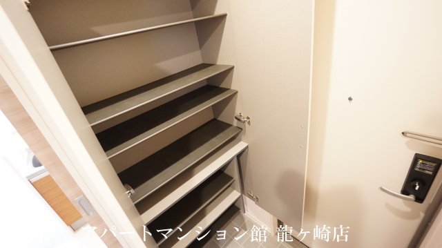 収納　※写真は301号室を使用