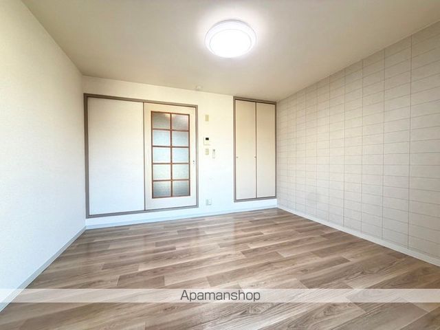 コーポひかりの居間写真