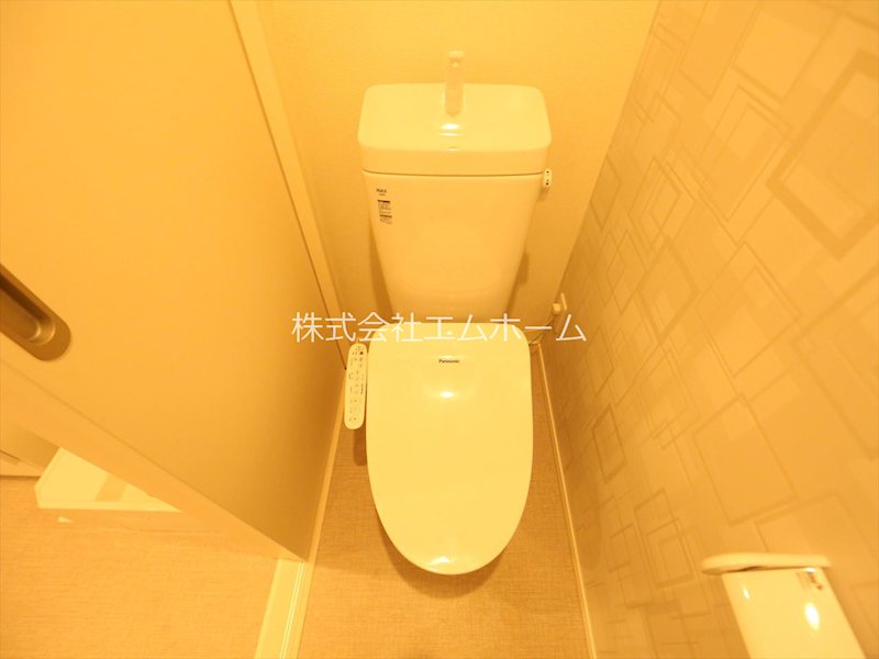 トイレ　温水洗浄暖房便座付トイレ