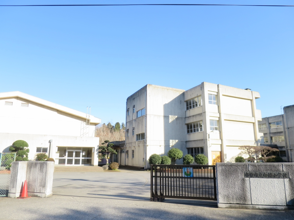 小学校　市原市立白幡小学校（小学校）まで887m