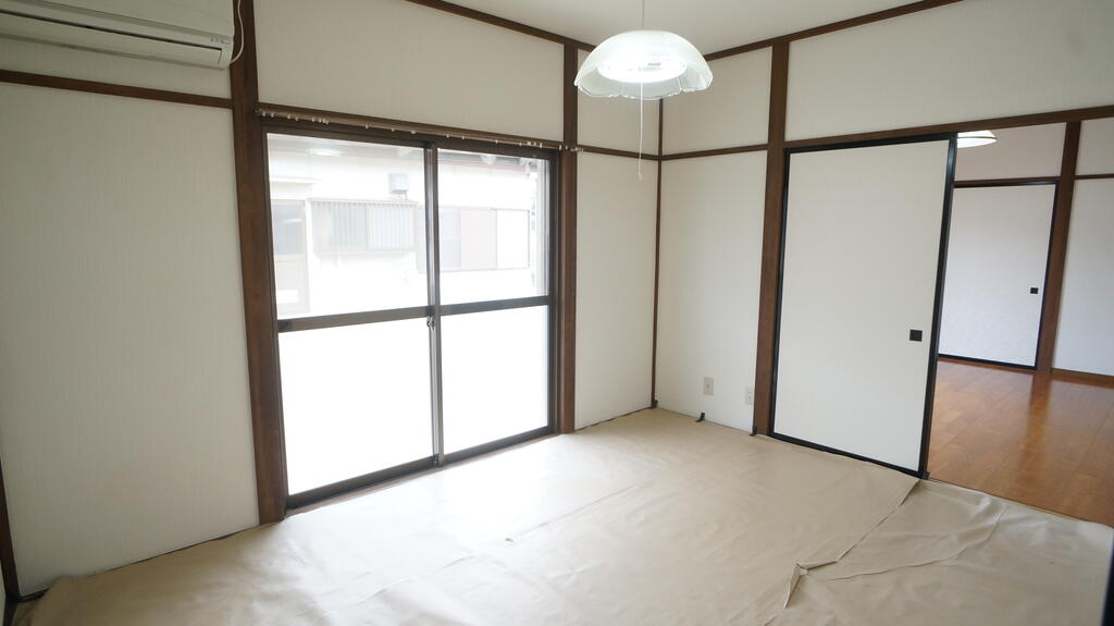 居室・リビング　エアコン1基(写真は和室ですが、現在は洋室になってます。)