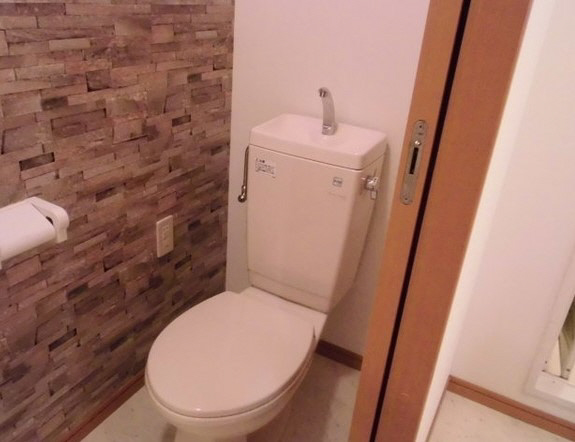 トイレ　写真は同マンションの他のお部屋のものです