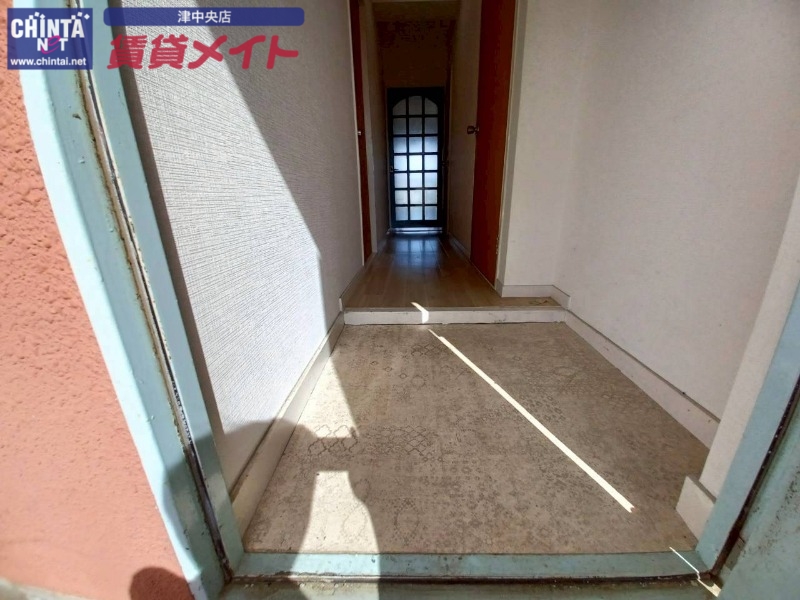 玄関　反転タイプ参考写真