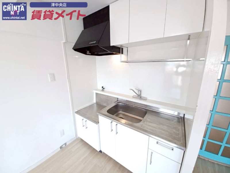 キッチン　反転タイプ参考写真