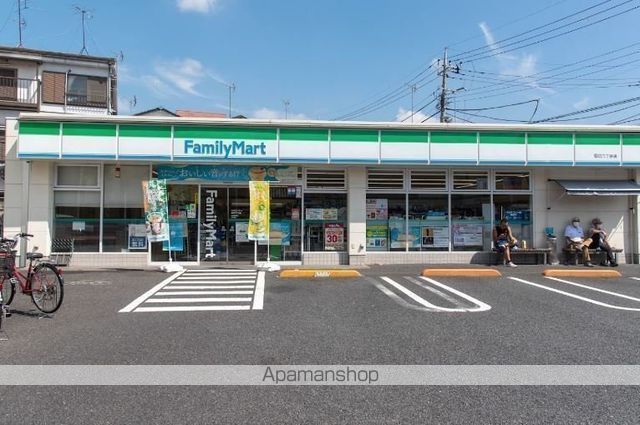 コンビニ　ファミリーマート（コンビニ）まで300m