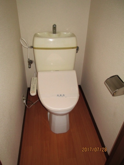 トイレ　温水洗浄便座