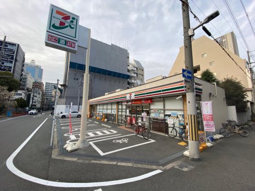 コンビニ　セブンイレブン 大阪京町堀3丁目店（コンビニ）まで108m