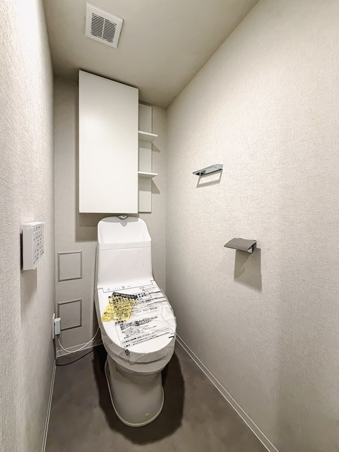 トイレ　※写真は同タイプ住戸です。