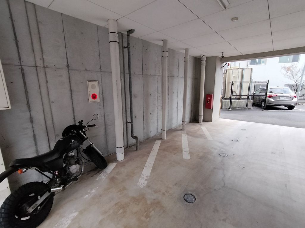駐車場　駐車場