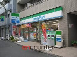 コンビニ　ファミリーマート世田谷松原一丁目店（コンビニ）まで310m