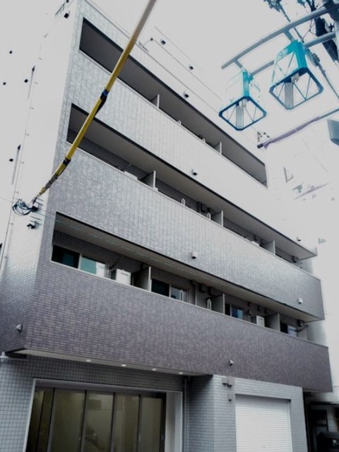 建物外観　５階建ての賃貸マンション
