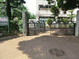 小学校　練馬区立開進第一小学校（小学校）まで687m