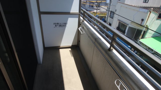 バルコニー　同物件別号室の写真