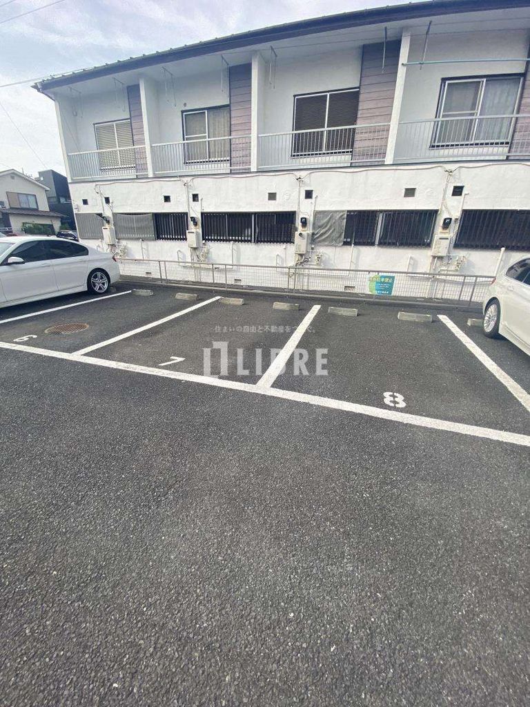駐車場　外観