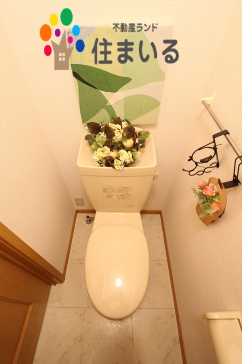 トイレ　※写真は同社同型タイプとなります