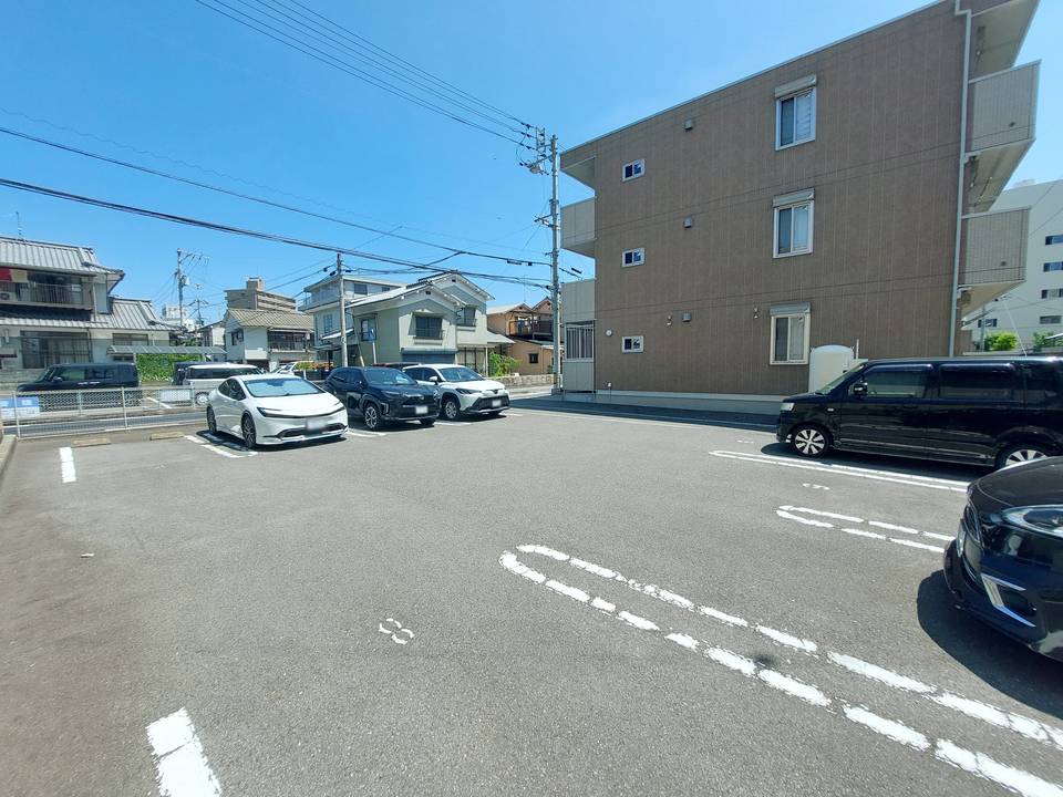 駐車場　駐車場