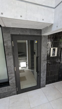 エントランス　建物の内部です