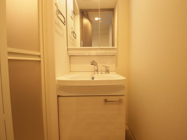 洗面設備　※同建物内別室の参考写真です、内装が異なる場合がございます