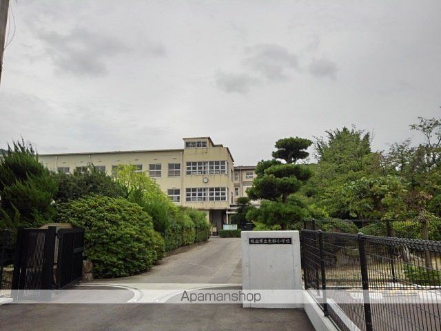 小学校　坂出市立東部小学校（小学校）まで1800m