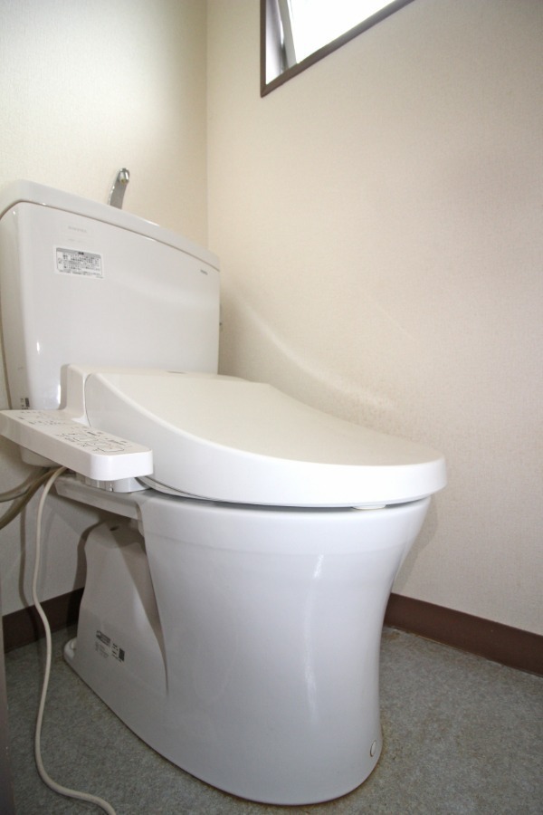 トイレ　トイレ温水洗浄便座