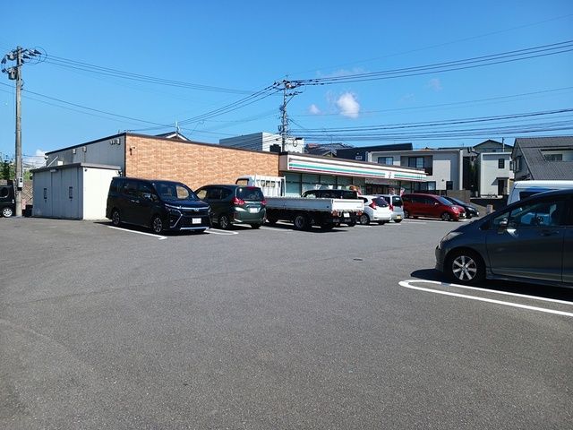 コンビニ　セブンイレブン諫早平山町店（コンビニ）まで486m