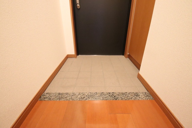 玄関　※別室の参考写真の為、現況優先です。